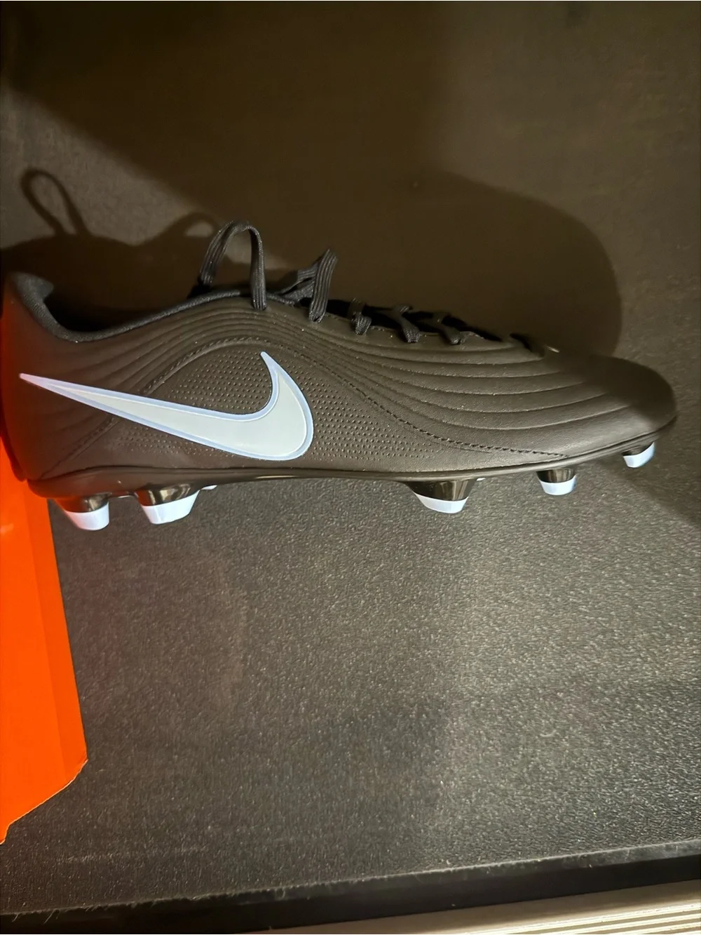 Nike Maestro Men’s Black Soccer Cleats